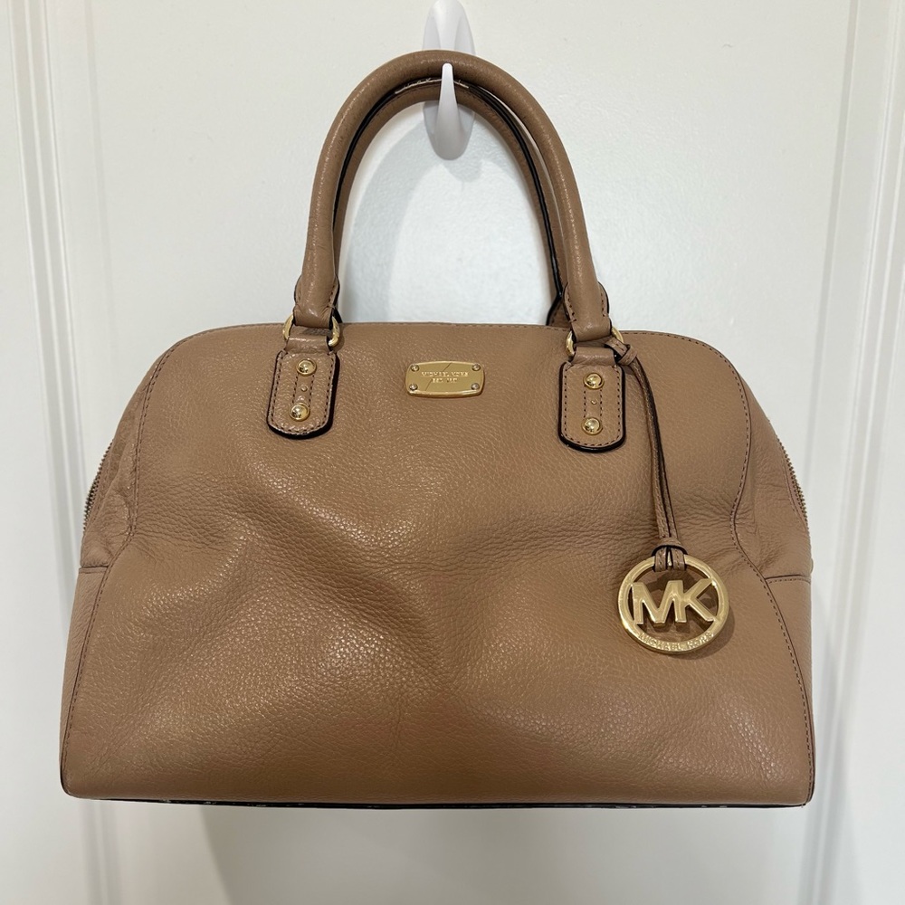 Beige Michael Kors leagher satchel bag